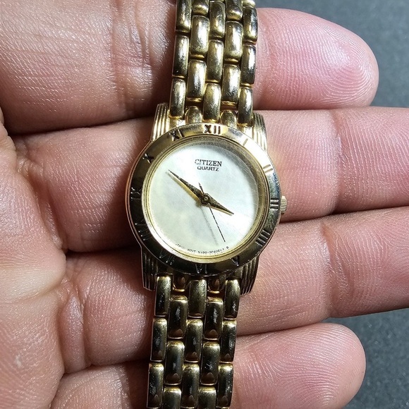 Citizen Ladies Quartz Wrist Watch Gold Tone Working 5930-S038413 - Picture 1 of 10
